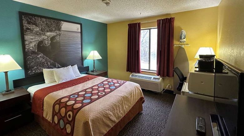 <b>Super 8 Appleton Room</b>. Images powered by <a href="https://iceportal.shijigroup.com/" title="IcePortal" target="_blank">IcePortal</a>.