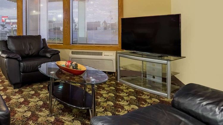 Super 8 Appleton Lobby