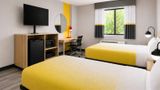 Super 8 Champaign Room