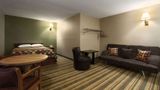 Super 8 Blackwell Suite