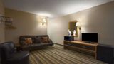 Super 8 Blackwell Suite