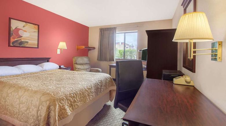 <b>Super 8 Butte Room</b>. Images powered by <a href="https://iceportal.shijigroup.com/" title="IcePortal" target="_blank">IcePortal</a>.