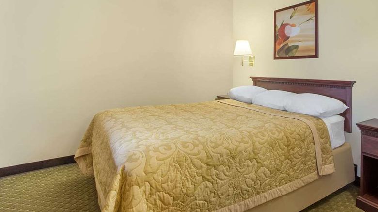 <b>Super 8 Butte Room</b>. Images powered by <a href="https://iceportal.shijigroup.com/" title="IcePortal" target="_blank">IcePortal</a>.