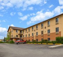 Super 8 Butte Exterior