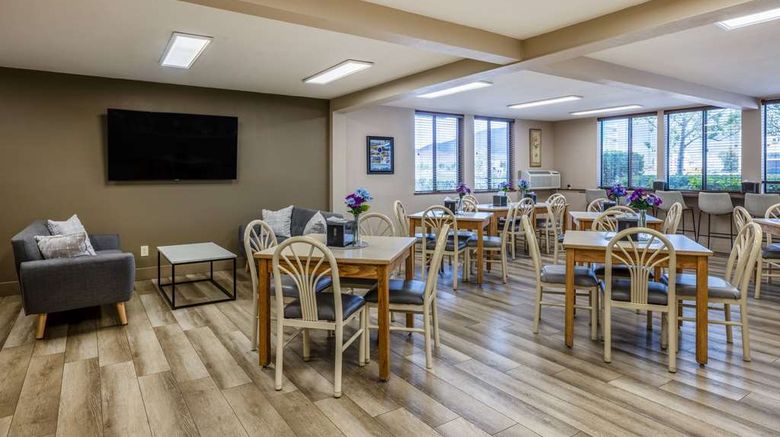 <b>Super 8 Butte Restaurant</b>. Images powered by <a href="https://iceportal.shijigroup.com/" title="IcePortal" target="_blank">IcePortal</a>.