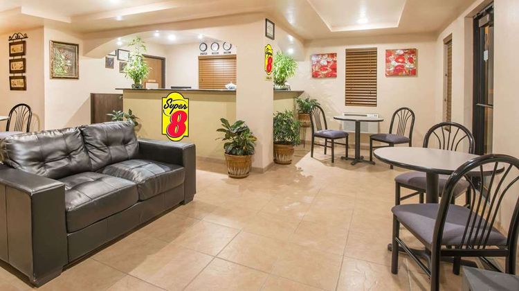 Super 8 Colby Lobby