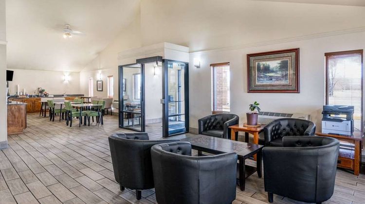 Super 8 Cheyenne Lobby