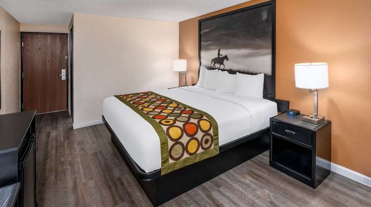 Super 8 Cheyenne Room