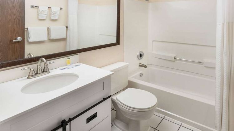 Super 8 Cheyenne Room