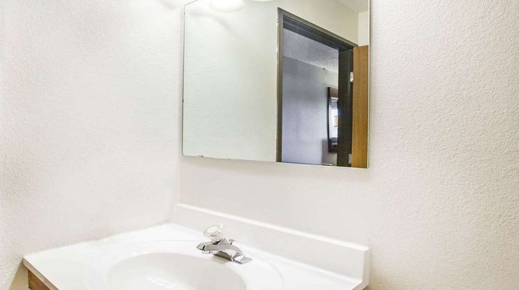 Super 8 West Branch Room