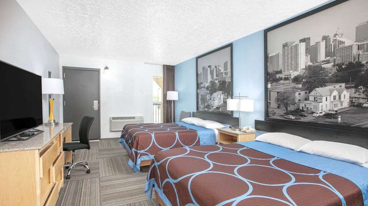 Super 8 City of Moore Room