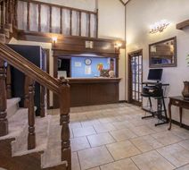 Super 8 City of Moore Lobby