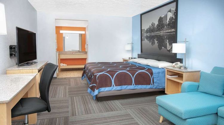 Super 8 City of Moore Room