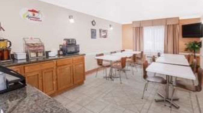 <b>Super 8 Munfordville Restaurant</b>. Images powered by <a href="https://iceportal.shijigroup.com/" title="IcePortal" target="_blank">IcePortal</a>.