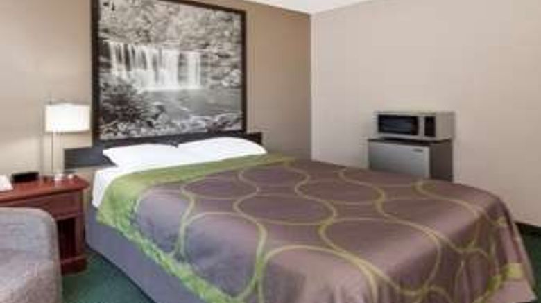 <b>Super 8 Munfordville Room</b>. Images powered by <a href="https://iceportal.shijigroup.com/" title="IcePortal" target="_blank">IcePortal</a>.