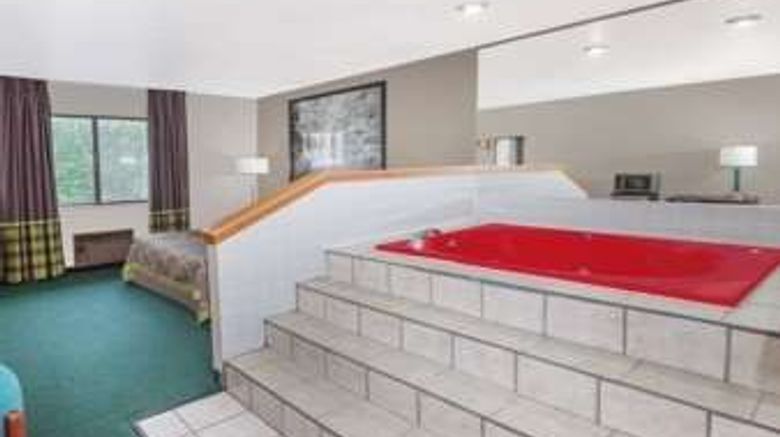 <b>Super 8 Munfordville Spa</b>. Images powered by <a href="https://iceportal.shijigroup.com/" title="IcePortal" target="_blank">IcePortal</a>.