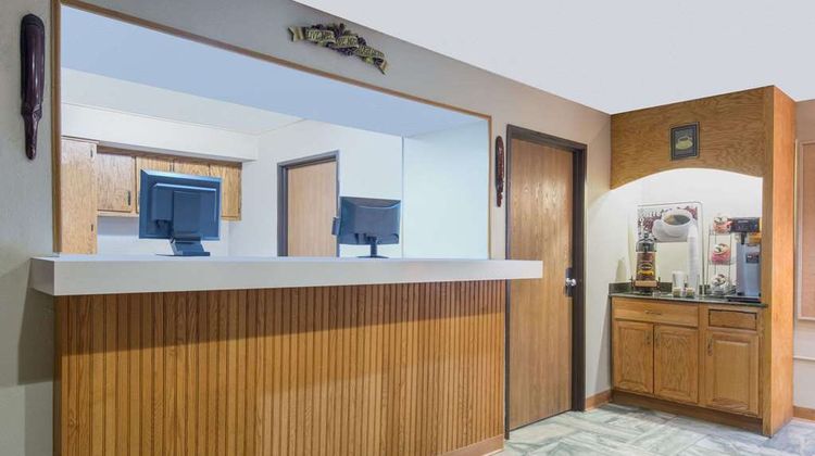 Super 8 Youngstown/Austintown Lobby
