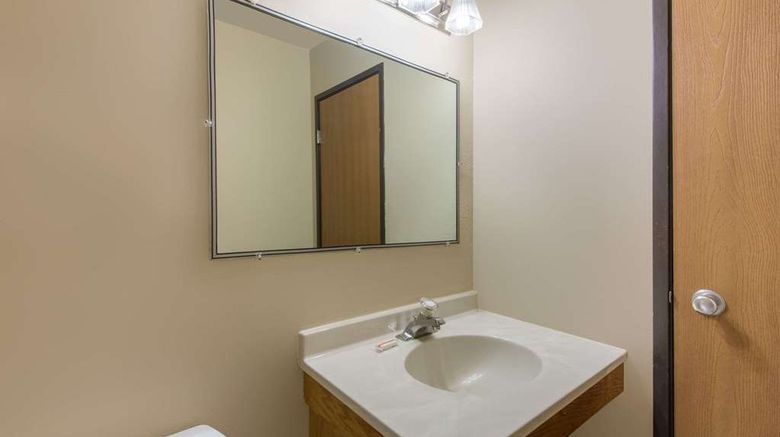 <b>Super 8 Youngstown/Austintown Room</b>. Images powered by <a href="https://iceportal.shijigroup.com/" title="IcePortal" target="_blank">IcePortal</a>.