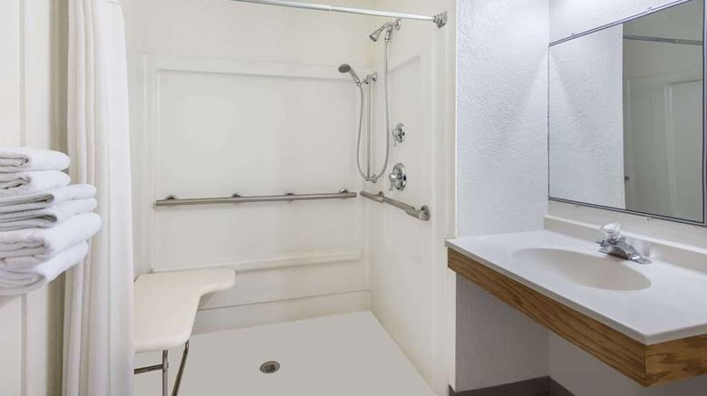 <b>Super 8 Youngstown/Austintown Room</b>. Images powered by <a href="https://iceportal.shijigroup.com/" title="IcePortal" target="_blank">IcePortal</a>.