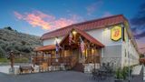 Super 8 Cody Exterior