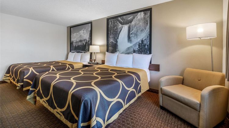 Super 8 Cody Room