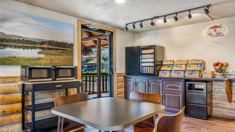 Super 8 Cody Restaurant