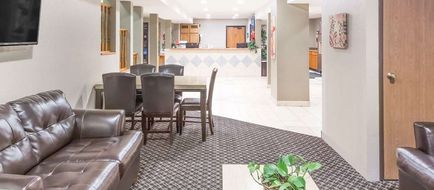 Super 8 Redding Lobby