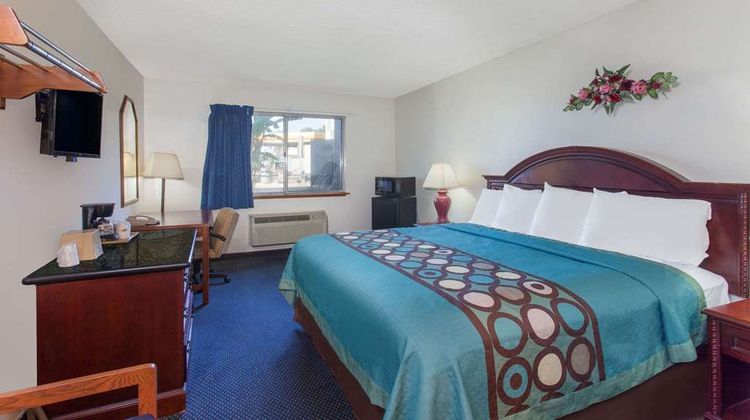 Super 8 Selma/Fresno Area Room