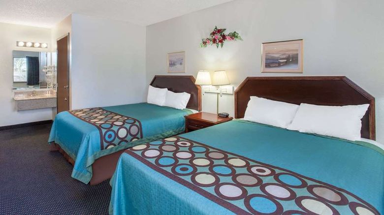 <b>Super 8 Selma/Fresno Area Suite</b>. Images powered by <a href="https://iceportal.shijigroup.com/" title="IcePortal" target="_blank">IcePortal</a>.