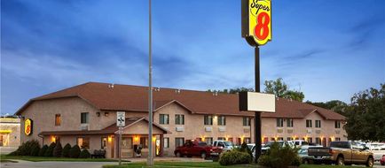 Super 8 Concordia Exterior