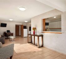 Super 8 Concordia Lobby
