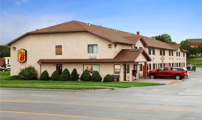 Super 8 Concordia Exterior