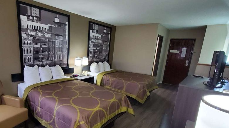 <b>Super 8 Paris Room</b>. Images powered by <a href="https://iceportal.shijigroup.com/" title="IcePortal" target="_blank">IcePortal</a>.