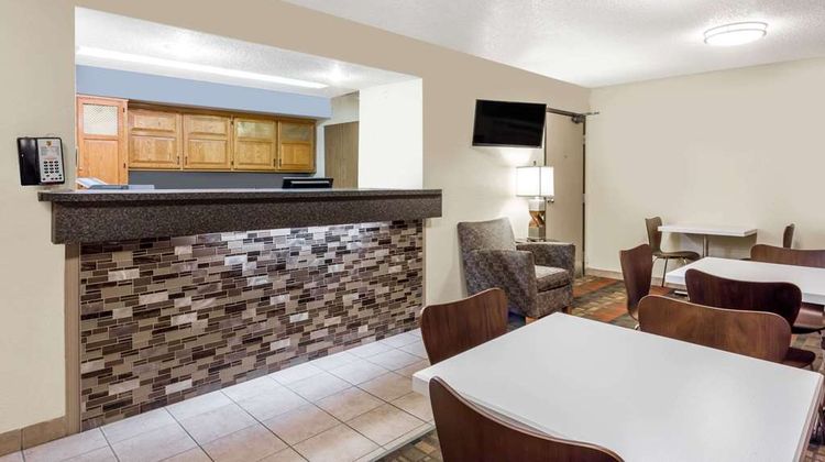 Super 8 Lewisburg Lobby