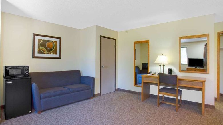 <b>Super 8 Lewisburg Suite</b>. Images powered by <a href="https://iceportal.shijigroup.com/" title="IcePortal" target="_blank">IcePortal</a>.