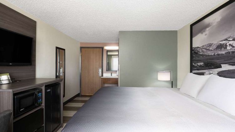 Super 8 Conrad Room