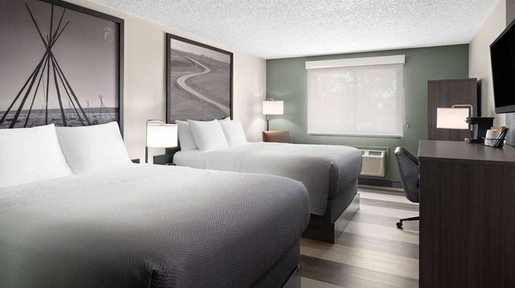 Super 8 Conrad Room