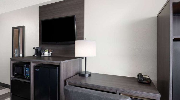 Super 8 Conrad Room