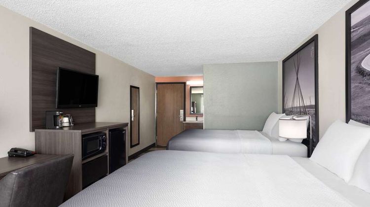 Super 8 Conrad Room