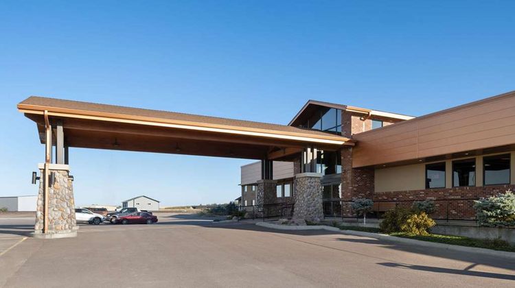 Super 8 Conrad Exterior