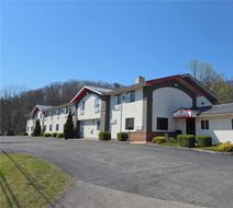 Super 8 Elkins Exterior