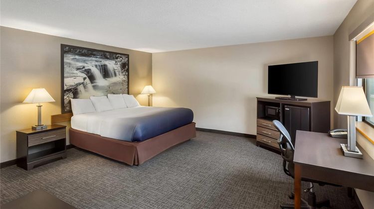 Super 8 Elkins Suite
