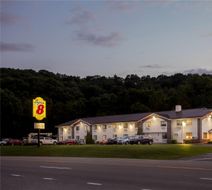 Super 8 Elkins Exterior