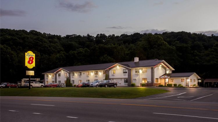 Super 8 Elkins Exterior