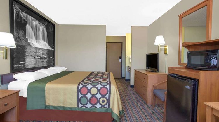 Super 8 Evansville East Room