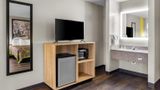 Super 8 Evansville East Suite