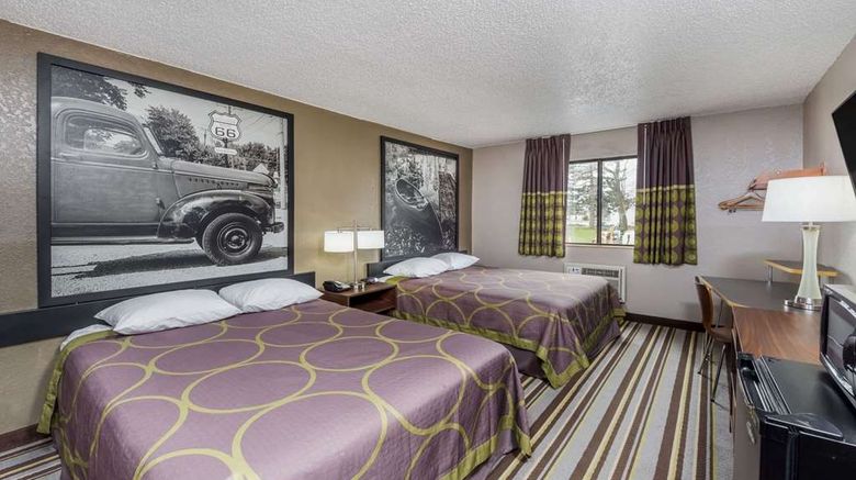 <b>Super 8 Bloomington Room</b>. Images powered by <a href="https://iceportal.shijigroup.com/" title="IcePortal" target="_blank">IcePortal</a>.