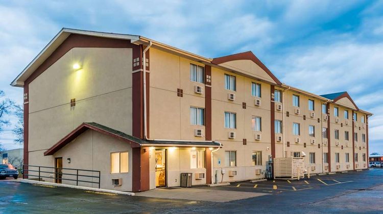 Super 8 Bloomington Exterior