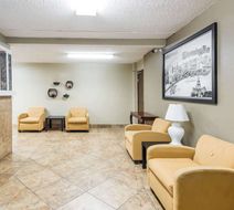 Super 8 Bloomington Lobby