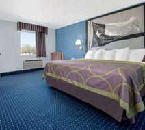 Super 8 Dumas Room